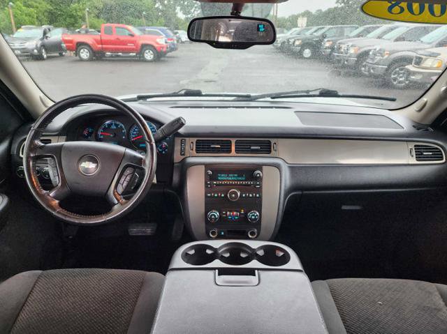 Used 2008 Chevrolet Suburban 2500 LS w/ Skid Plate Package AWD/4WD image 22