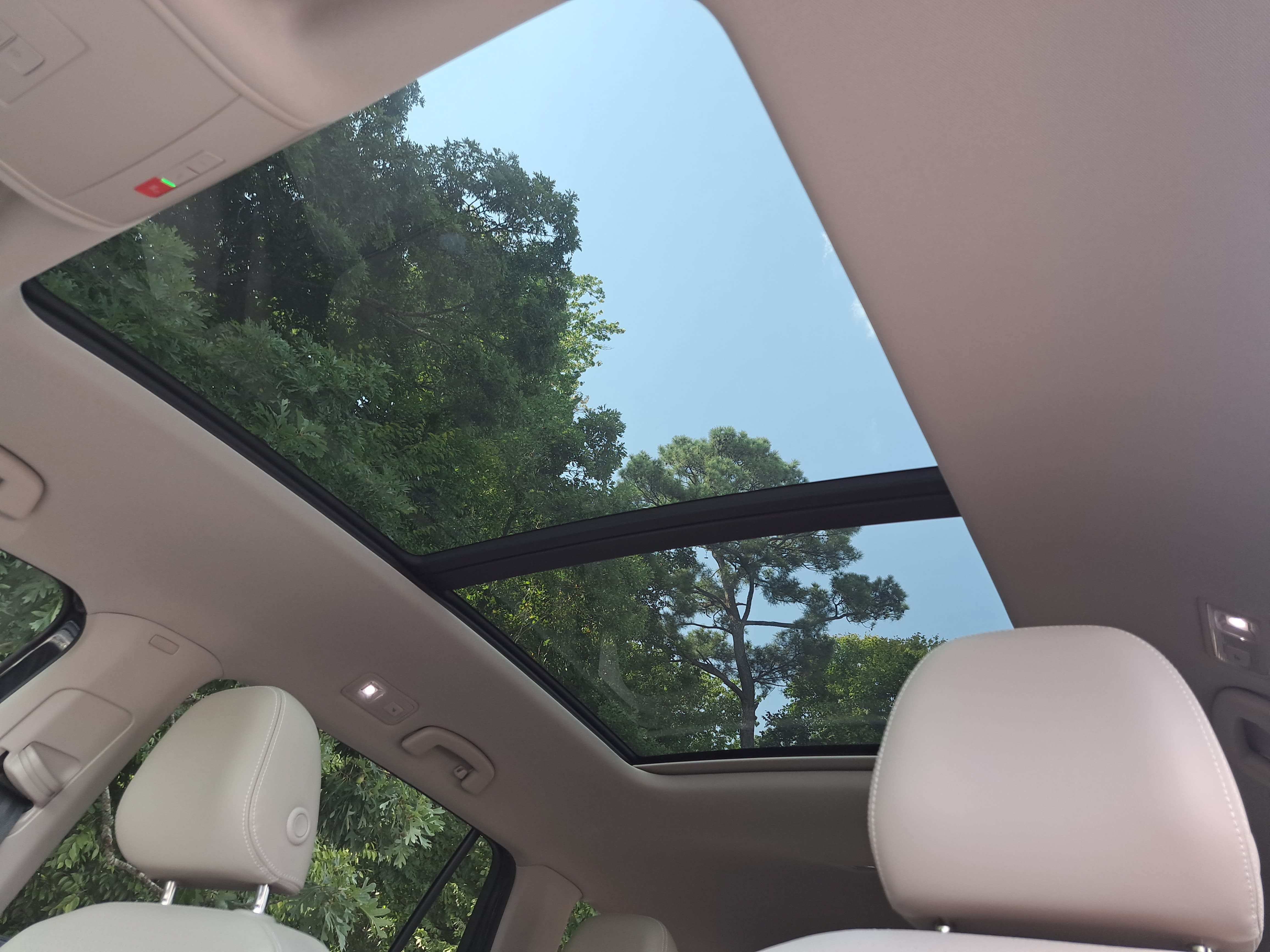 Used 2023 Volkswagen Atlas SE w/ Panoramic Sunroof Package FWD image 29