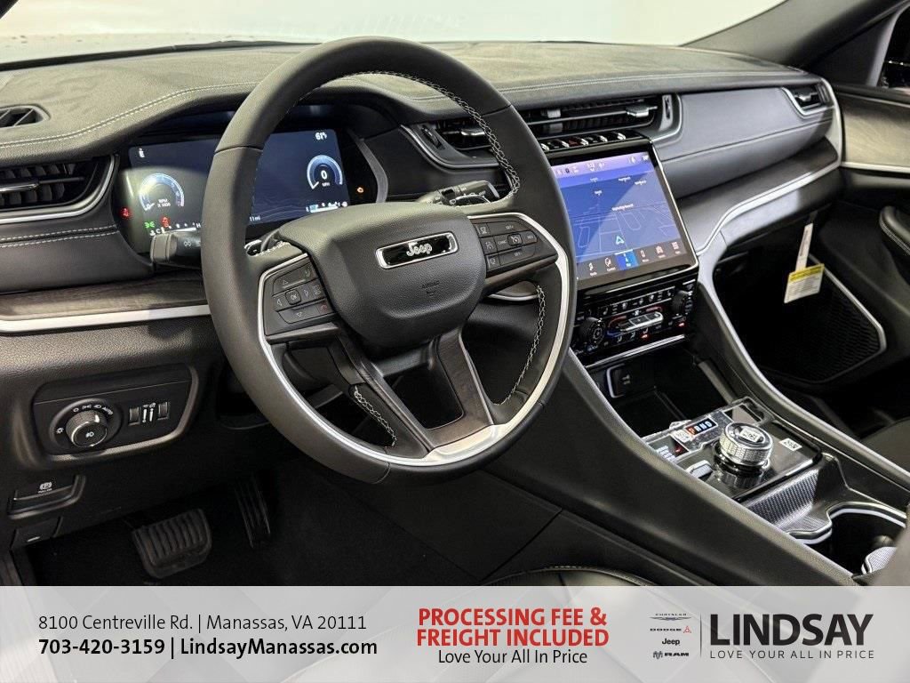 New 2025 Jeep Grand Cherokee Limited w/ Luxury Tech Group II image 18
