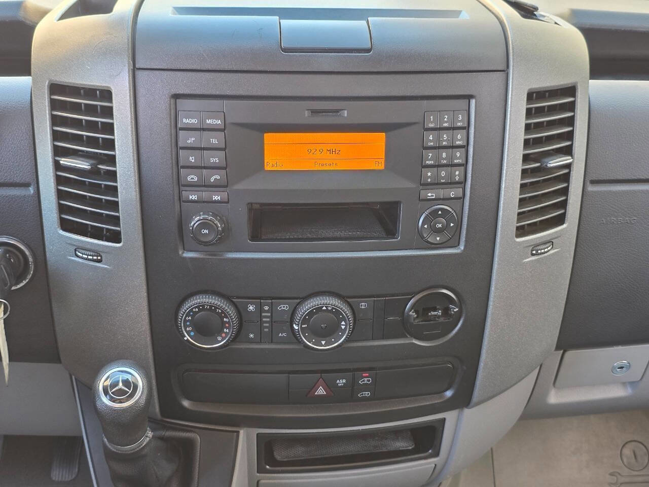 Used 2016 Mercedes-Benz Sprinter 2500 image 14