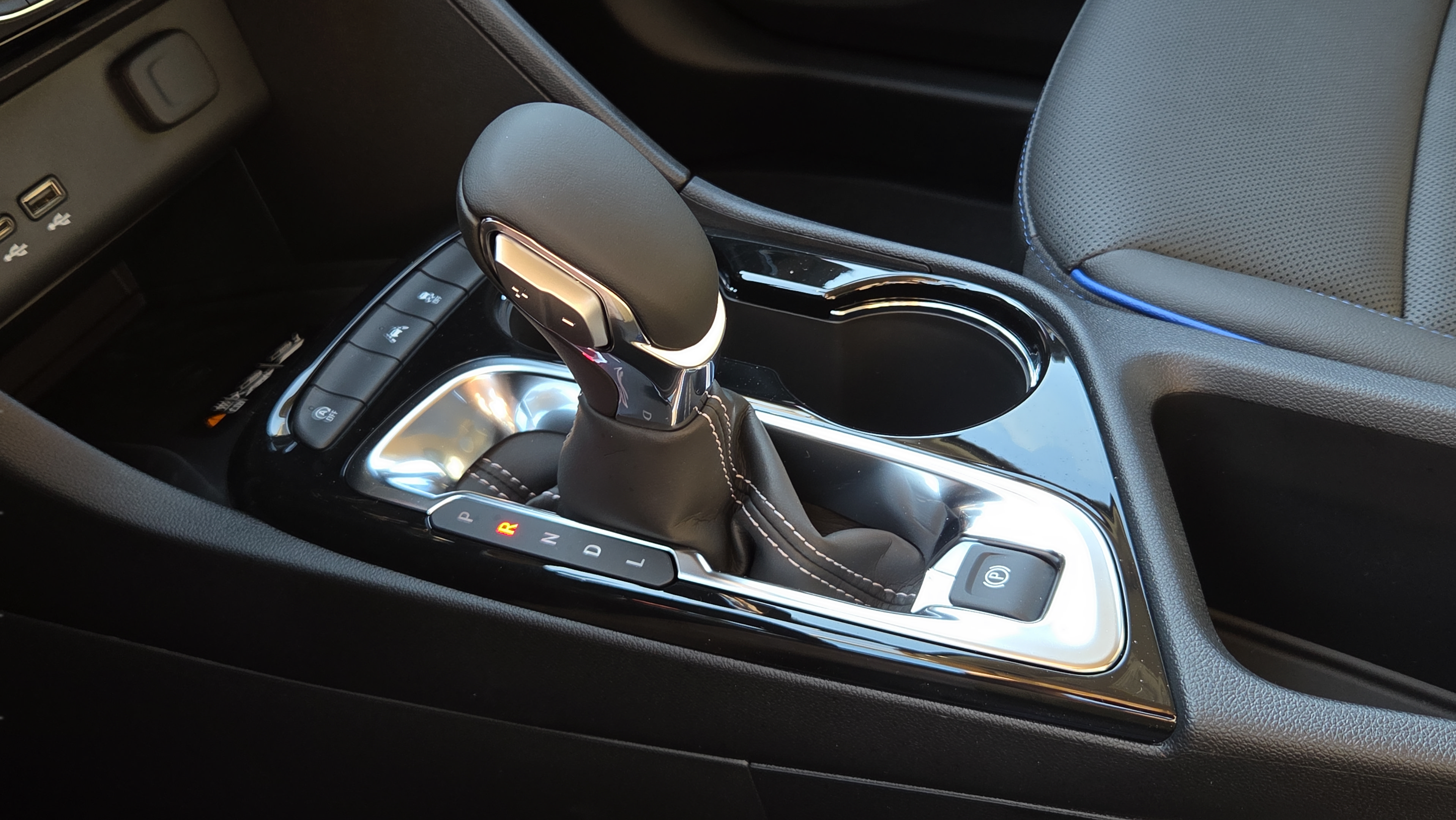 New 2026 Buick Encore GX Sport Touring w/ Advanced Technology Package FWD image 17