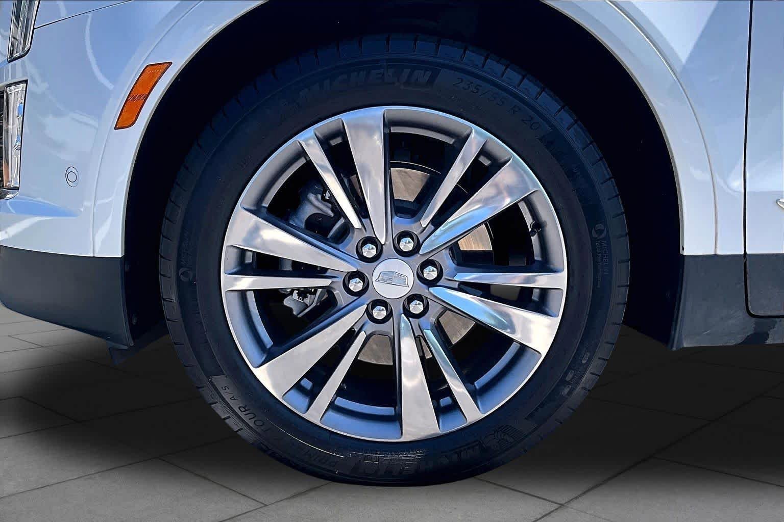 Used 2024 Cadillac XT5 Premium Luxury w/ Technology Package FWD image 11