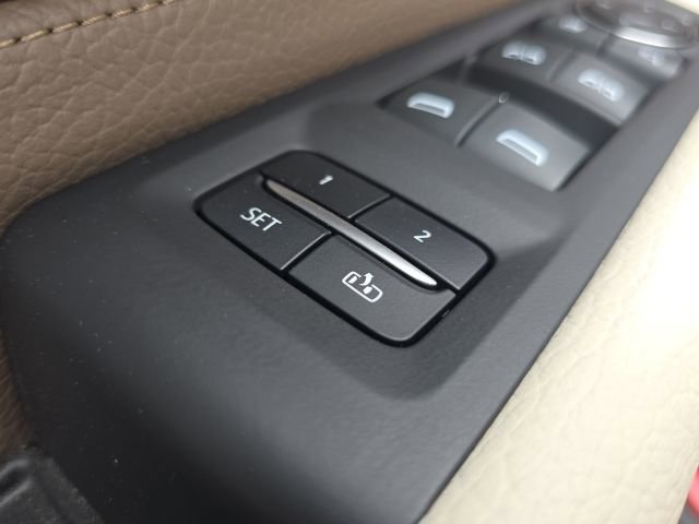 Used 2024 GMC Yukon Denali w/ Denali Reserve Package image 32