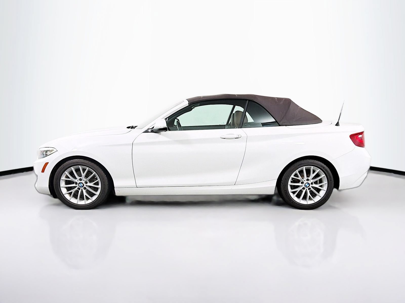 Used 2015 BMW 228i xDrive Convertible AWD/4WD image 8