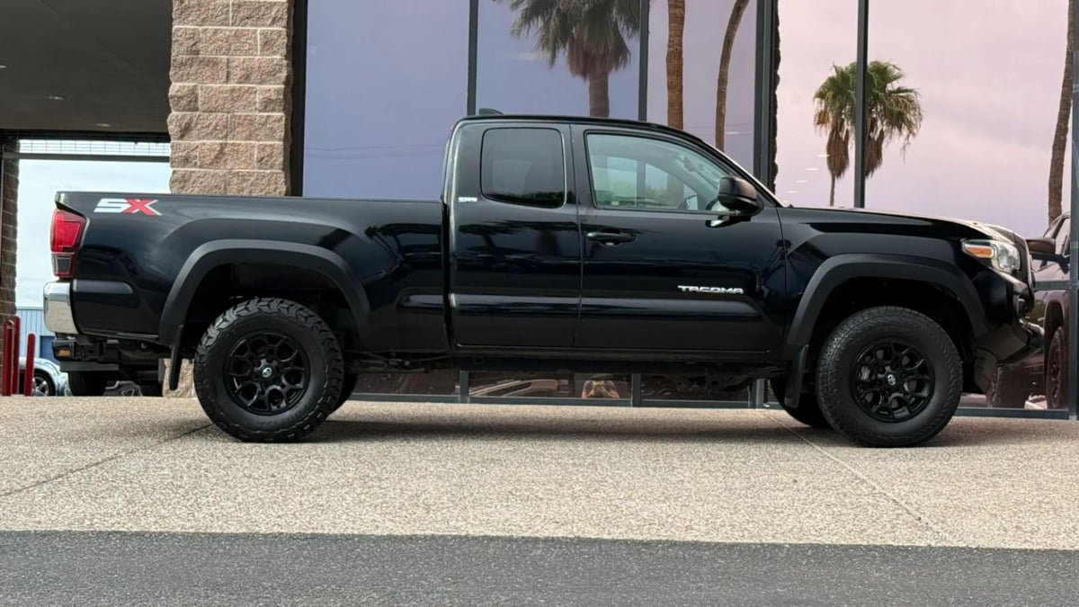Used 2023 Toyota Tacoma SR5 w/ SX Package AWD/4WD image 15