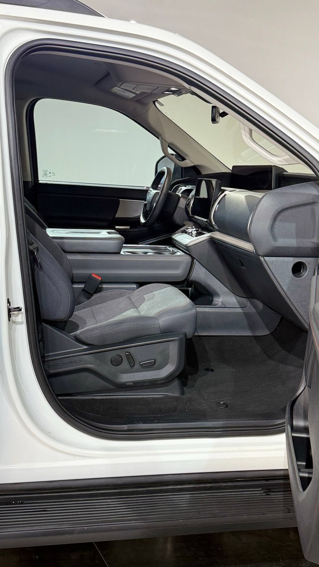 Used 2025 Ford Expedition Max Active AWD/4WD image 60