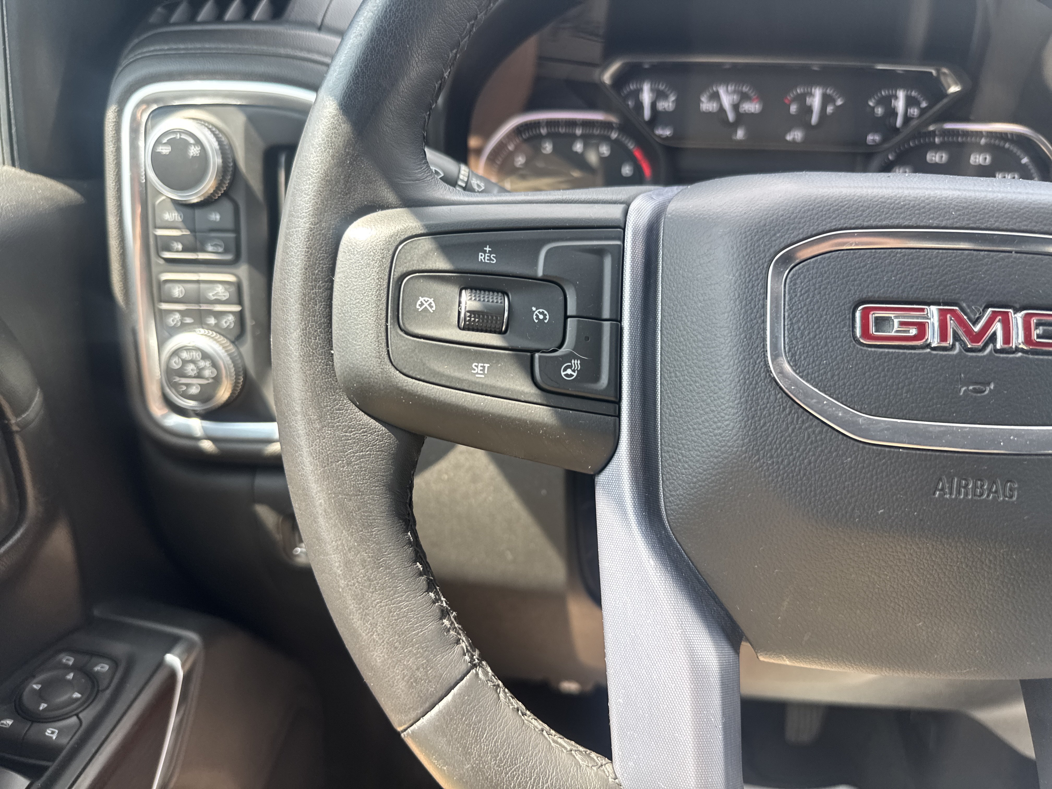 Used 2019 GMC Sierra 1500 SLT w/ SLT Premium Package AWD/4WD image 18