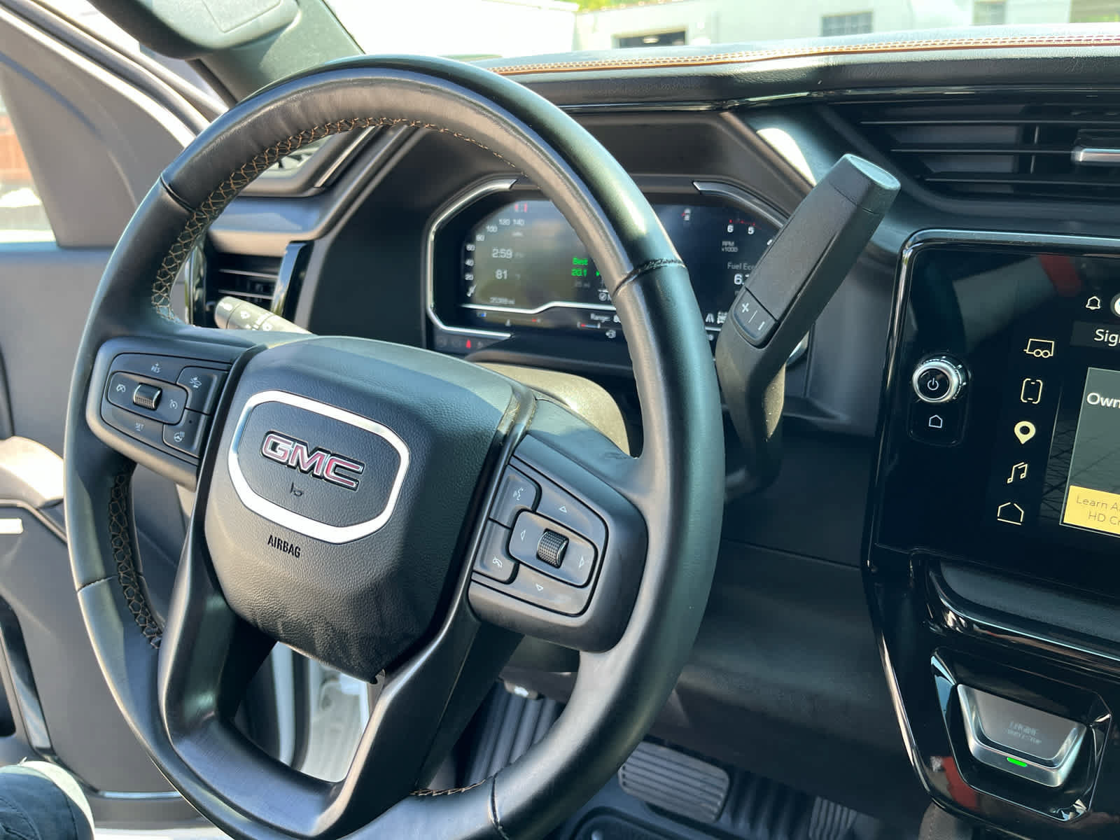 Used 2025 GMC Sierra 2500 AT4 w/ AT4 Premium Plus Package AWD/4WD image 19