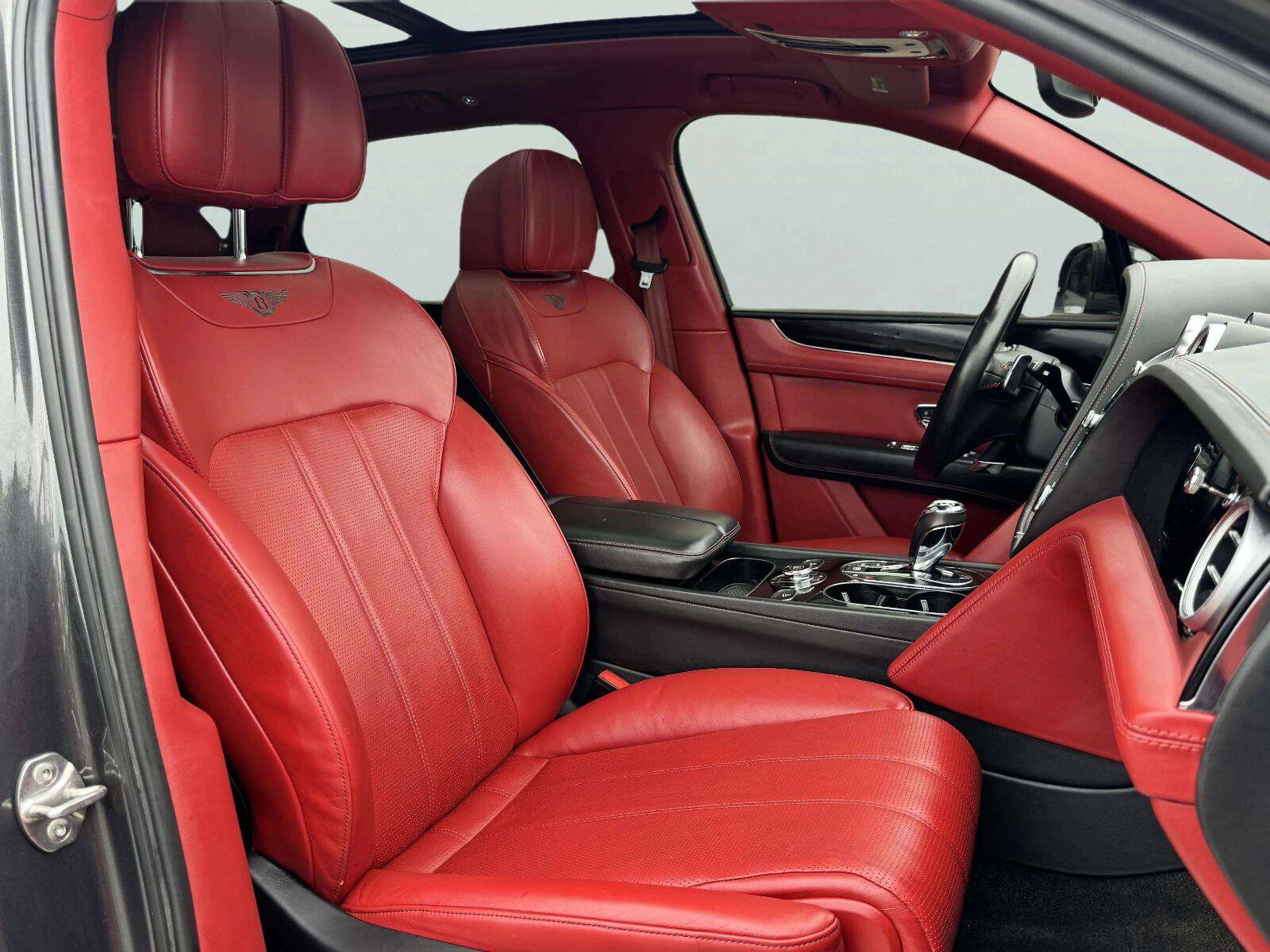 Used 2018 Bentley Bentayga AWD/4WD image 88