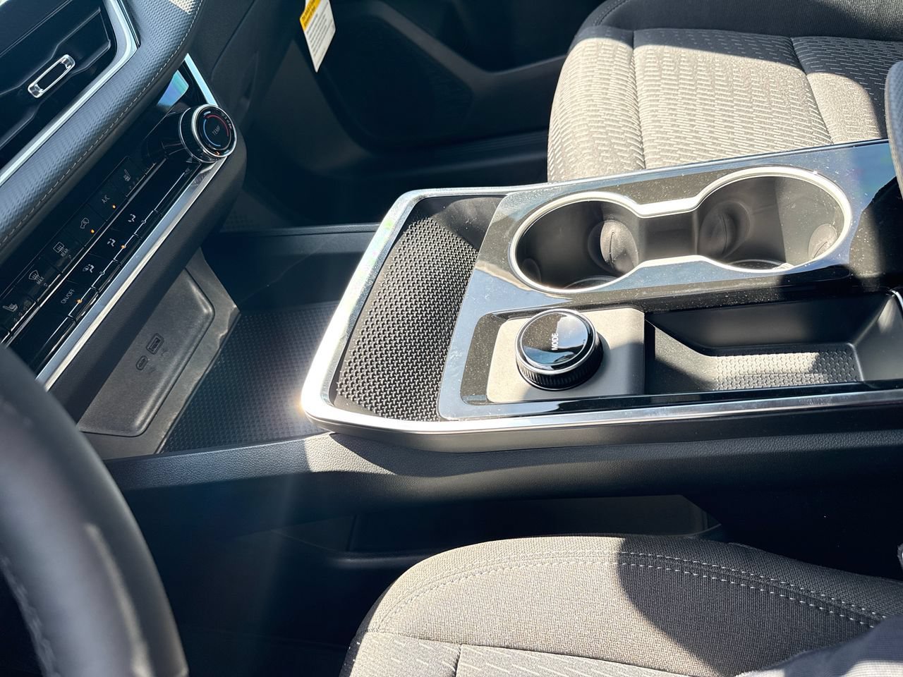 New 2027 Chevrolet Equinox LT FWD image 24
