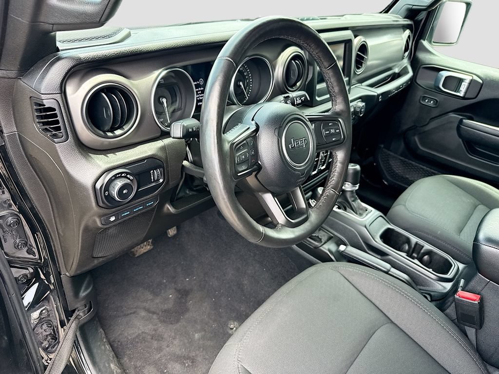 Used 2023 Jeep Wrangler Unlimited w/ Cold Weather Group AWD/4WD image 10