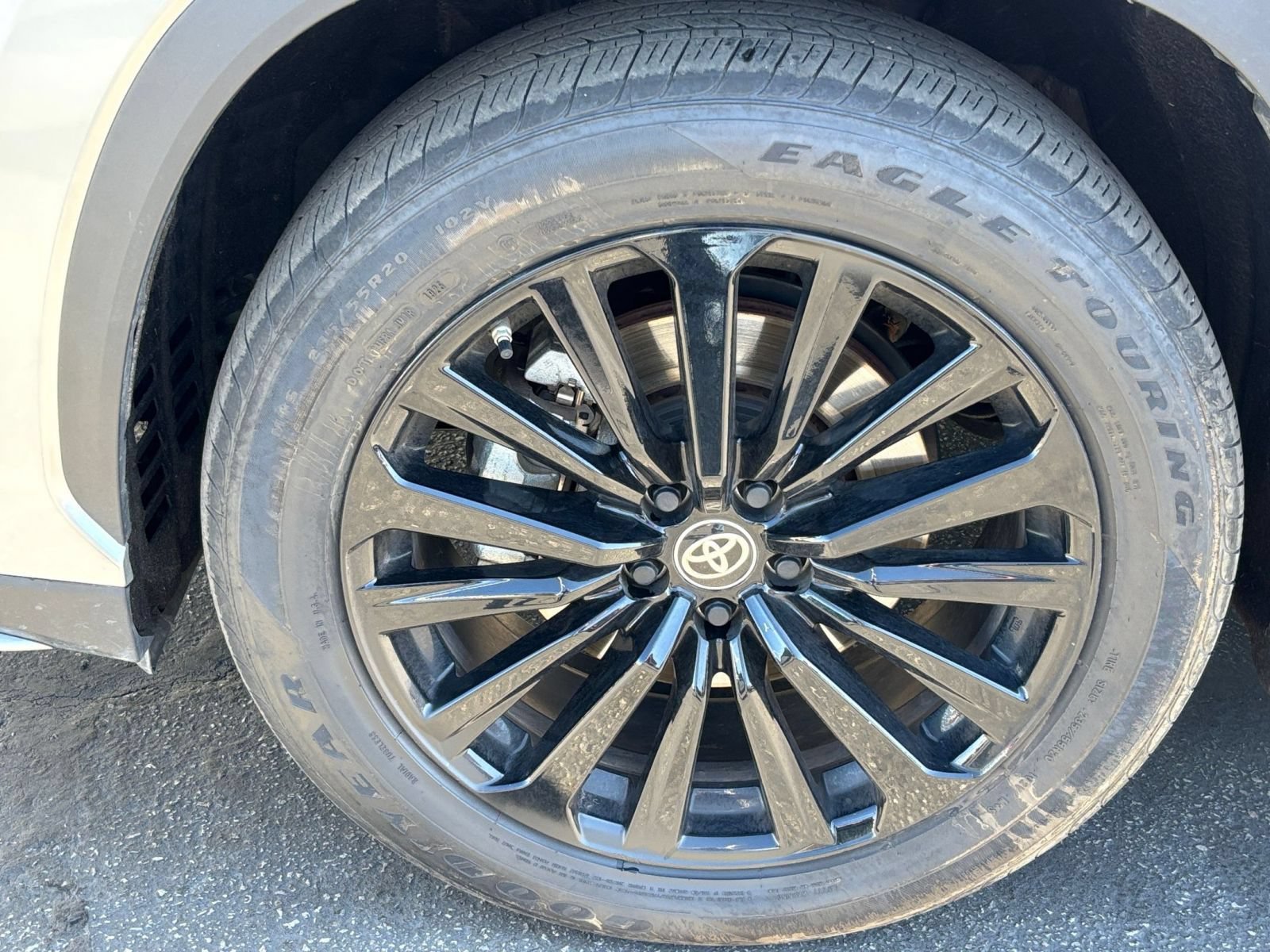 Used 2025 Toyota Highlander XSE AWD/4WD image 28