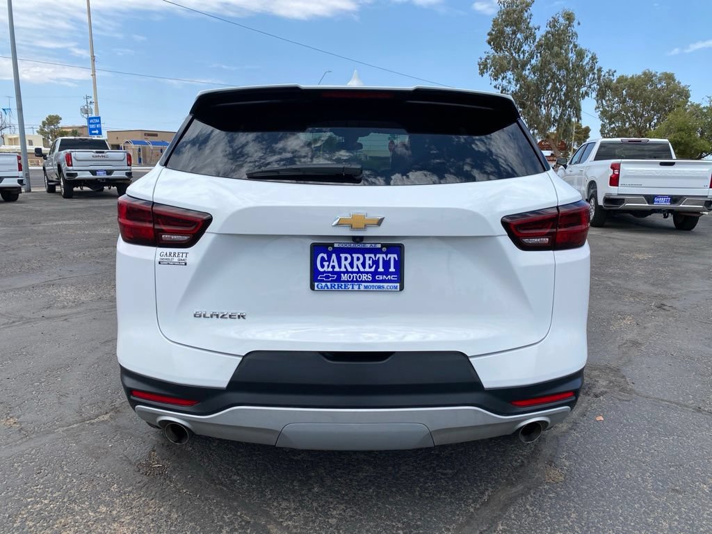 Used 2025 Chevrolet Blazer LT FWD image 18