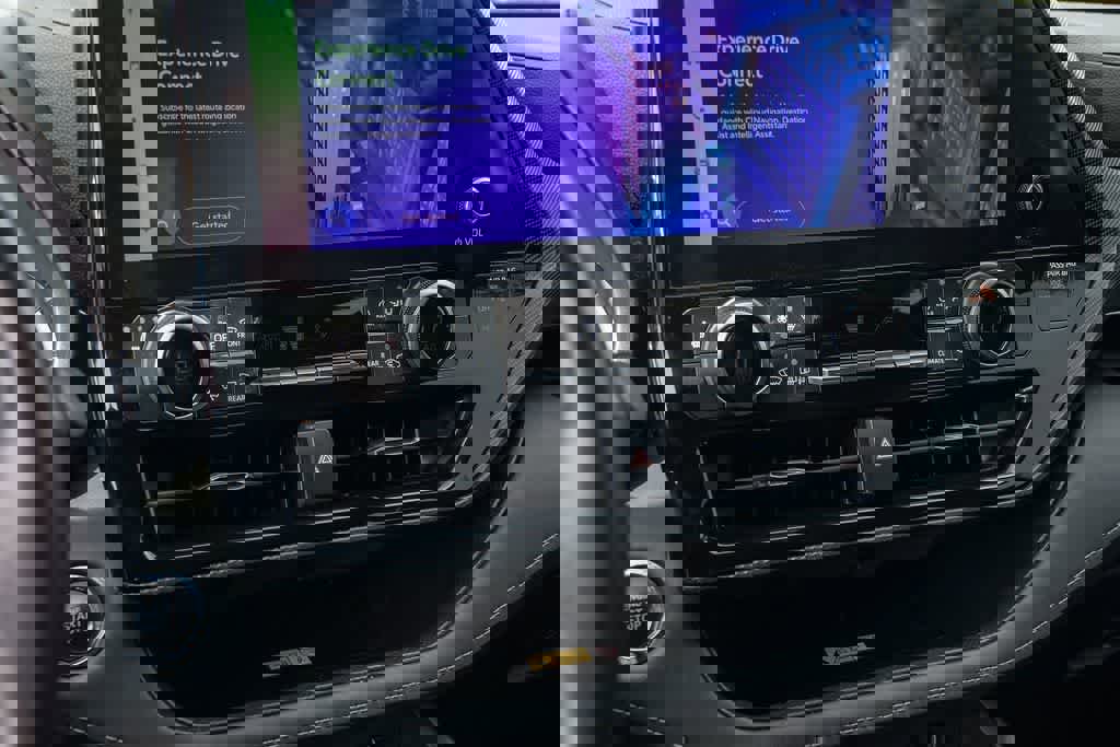 Used 2023 Toyota Highlander XSE image 21