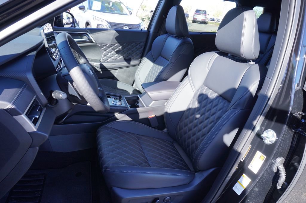 New 2026 Nissan Rogue Platinum image 14