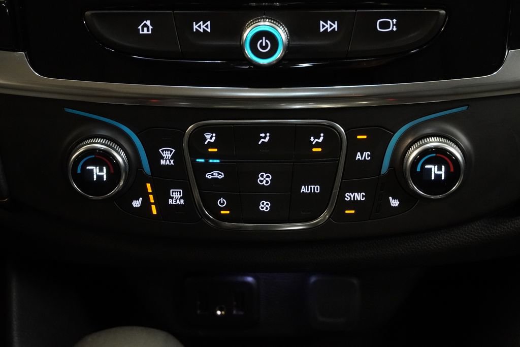 Used 2021 Chevrolet Traverse LT image 22