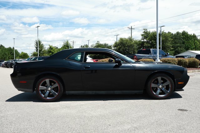 Used 2014 Dodge Challenger SXT RWD image 4