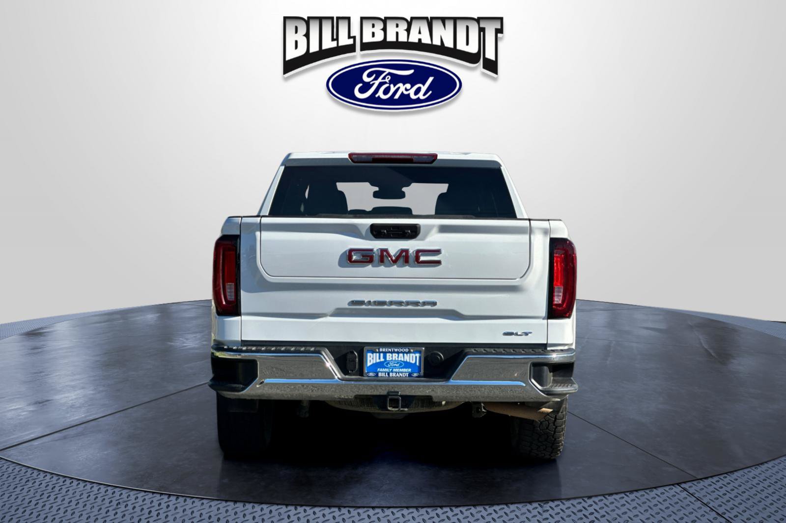 Used 2025 GMC Sierra 1500 SLT AWD/4WD image 4