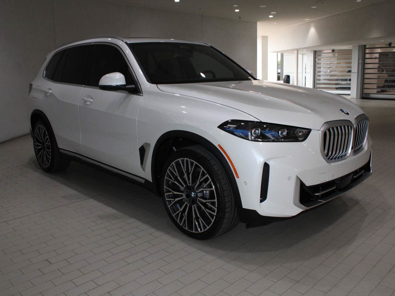 Used 2026 BMW X5 xDrive40i AWD/4WD image 9