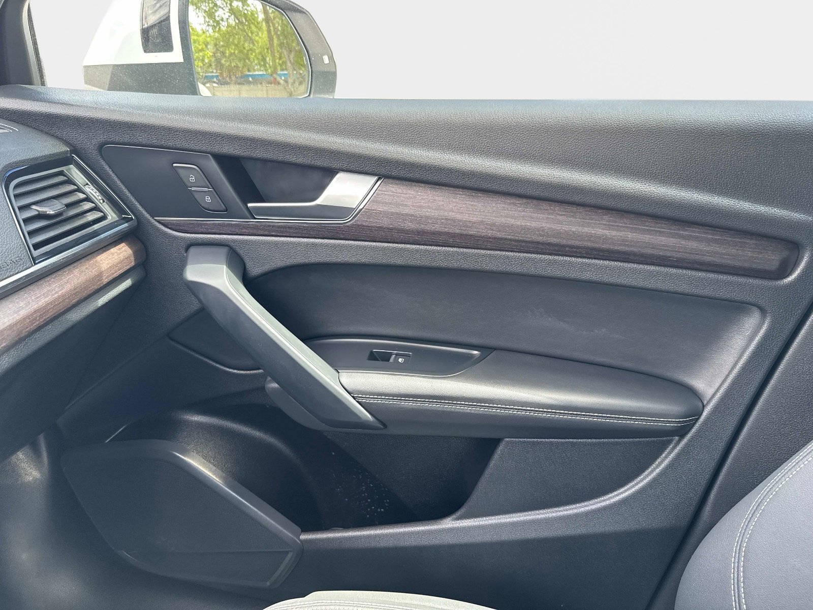 Used 2021 Audi Q5 Premium Plus w/ Premium Plus Package image 23