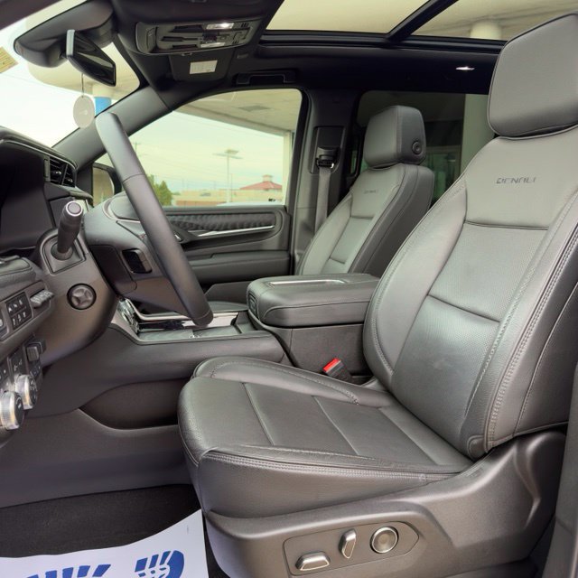Used 2024 GMC Yukon XL Denali w/ Max Trailering Package AWD/4WD image 11