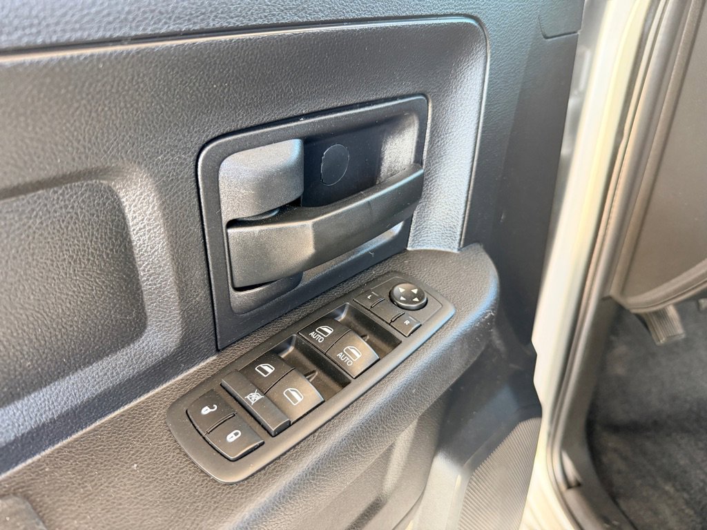 Used 2017 RAM 2500 Tradesman w/ Chrome Appearance Group image 5