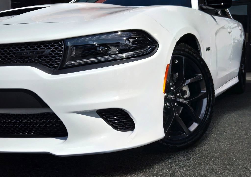 Used 2023 Dodge Charger R/T w/ Blacktop Package image 4