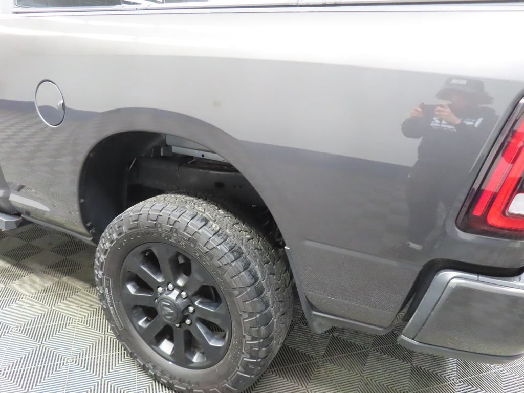 Used 2024 RAM 2500 Big Horn w/ Night Edition AWD/4WD image 33