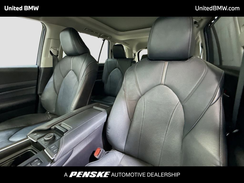 Used 2024 Toyota Grand Highlander AWD image 4