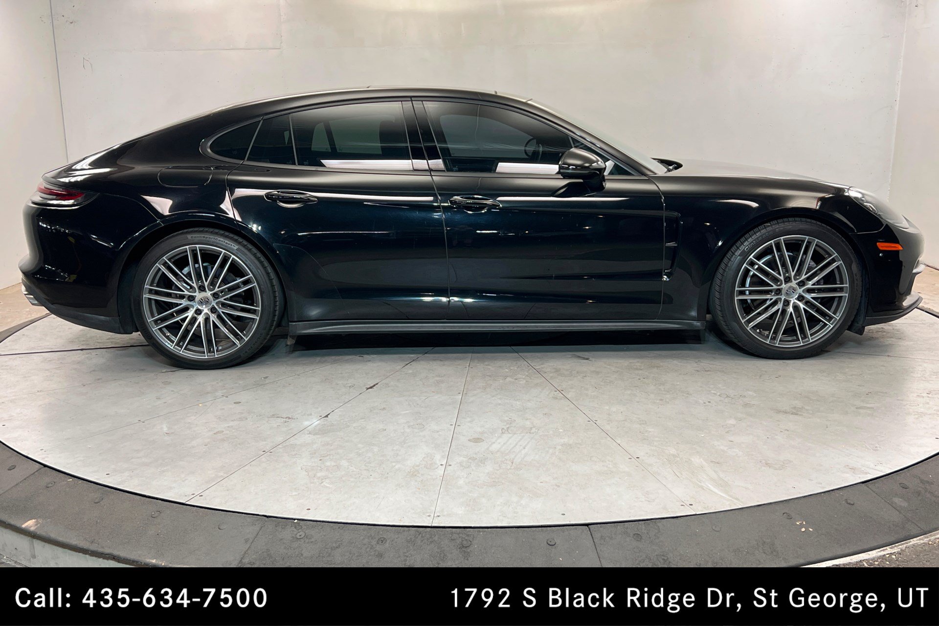 Used 2017 Porsche Panamera 4 AWD/4WD image 6