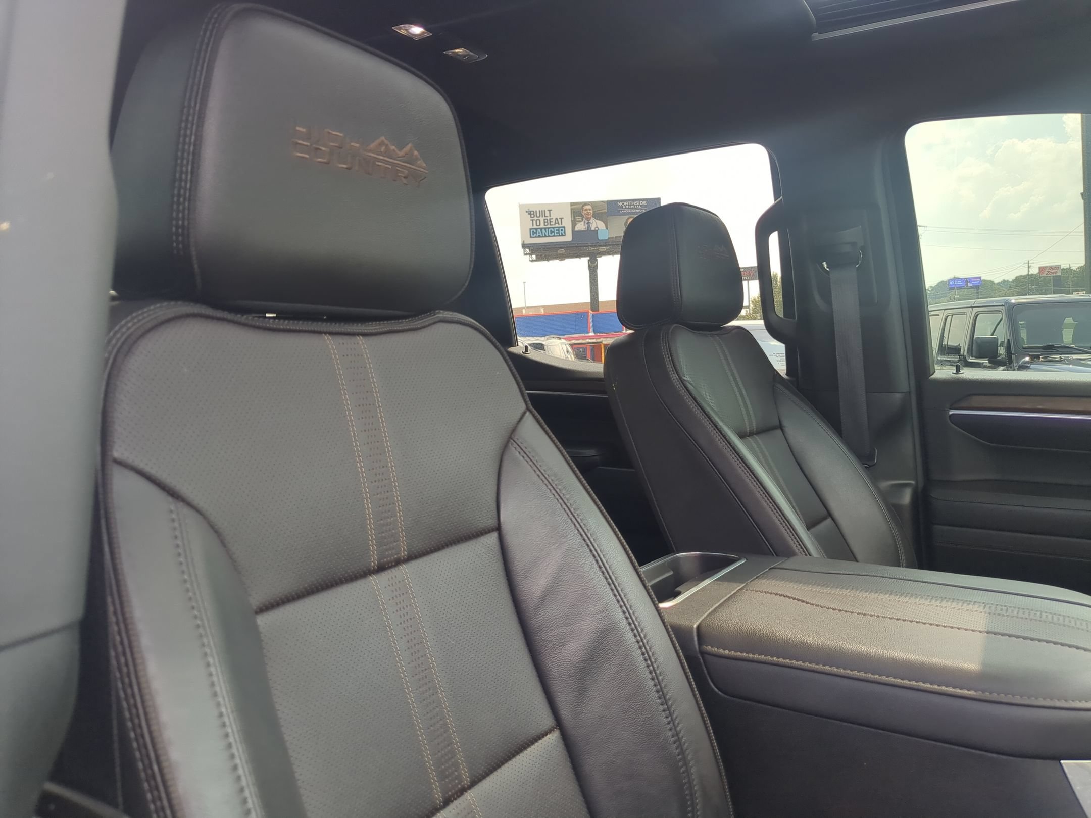Used 2023 Chevrolet Silverado 1500 High Country w/ High Country Premium Package AWD/4WD image 26