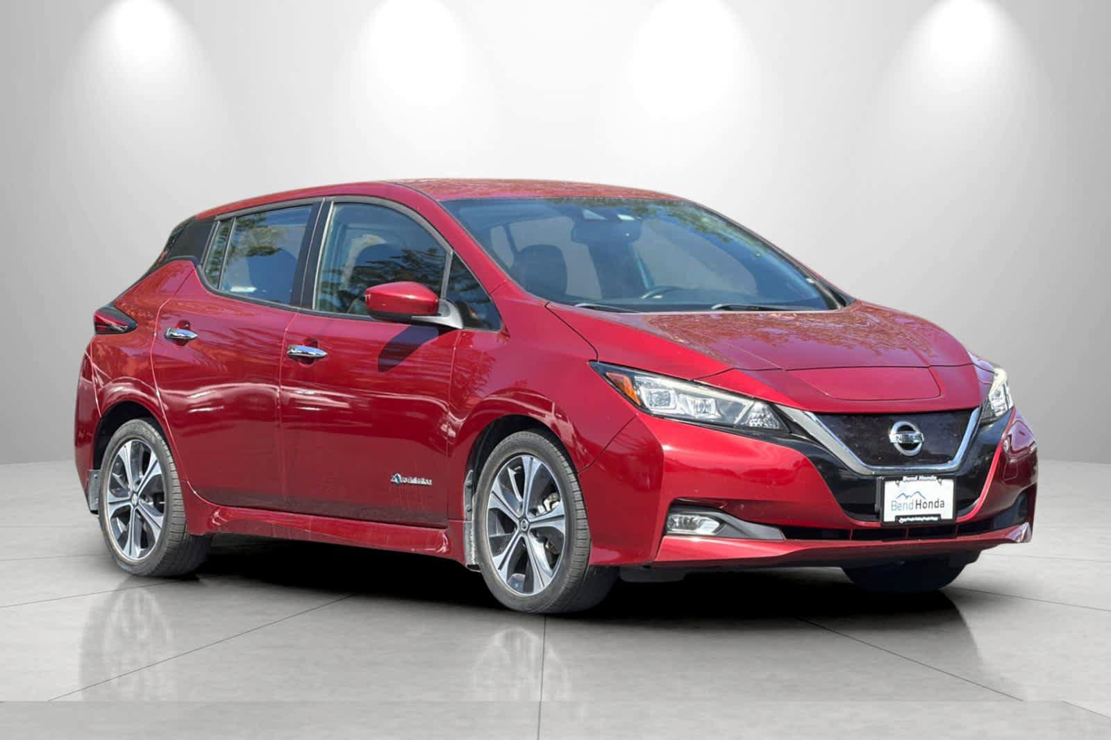 Used 2018 Nissan Leaf SV w/ SV Technology Package FWD image 9
