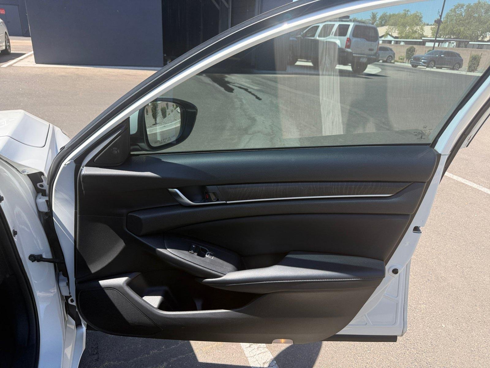 Used 2018 Honda Accord Touring image 14