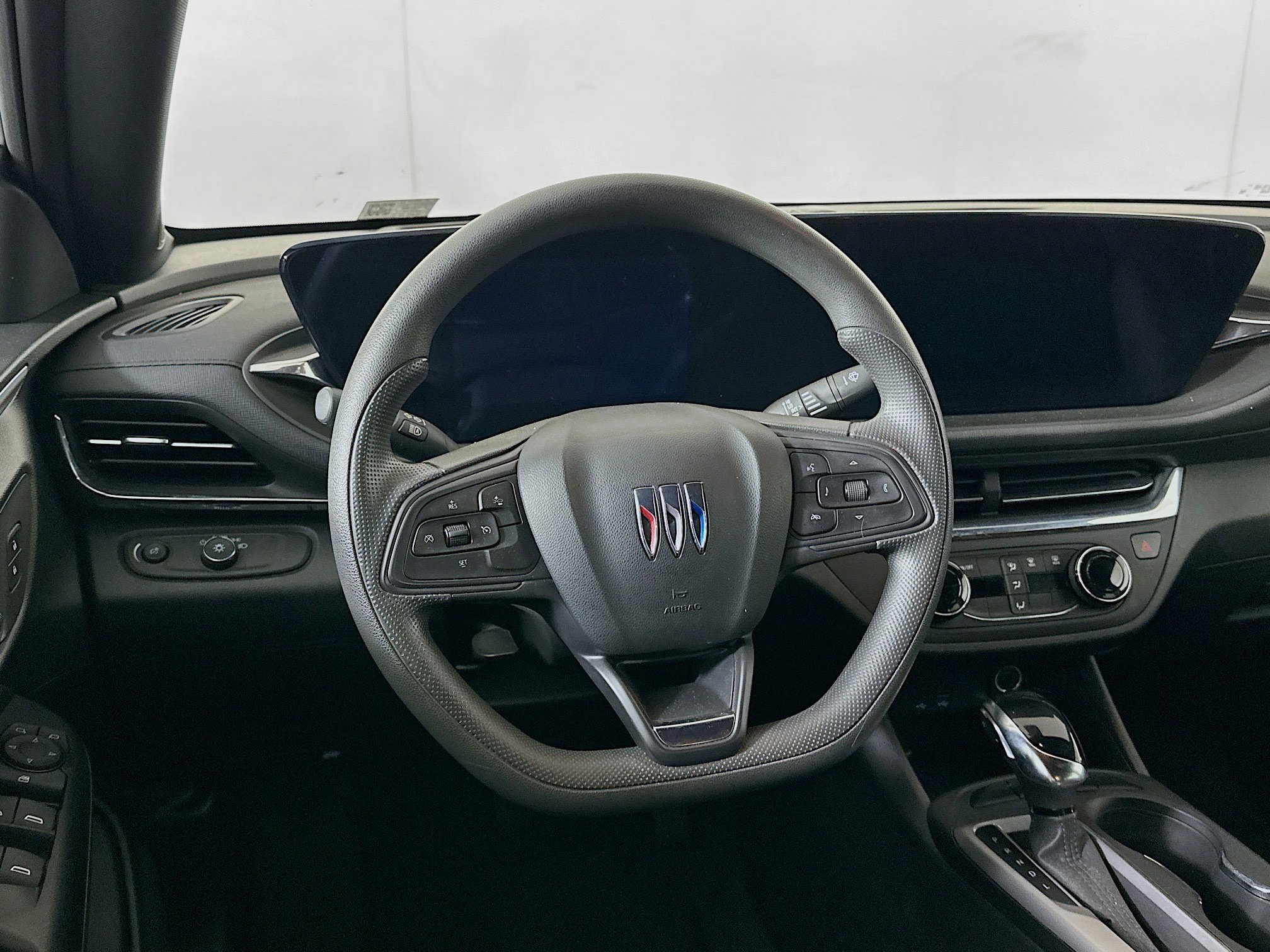 Used 2025 Buick Envista Preferred FWD image 18