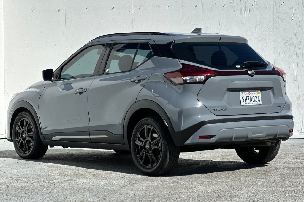 Used 2023 Nissan Kicks SR FWD image 5