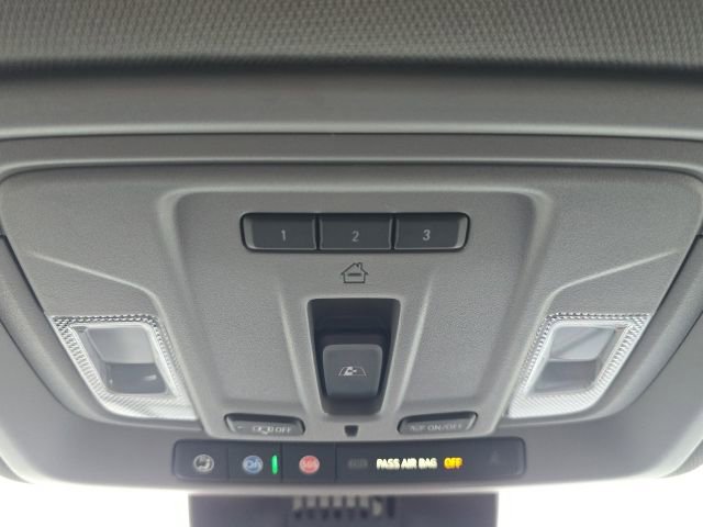Used 2025 Chevrolet Silverado 1500 LTZ AWD/4WD image 44