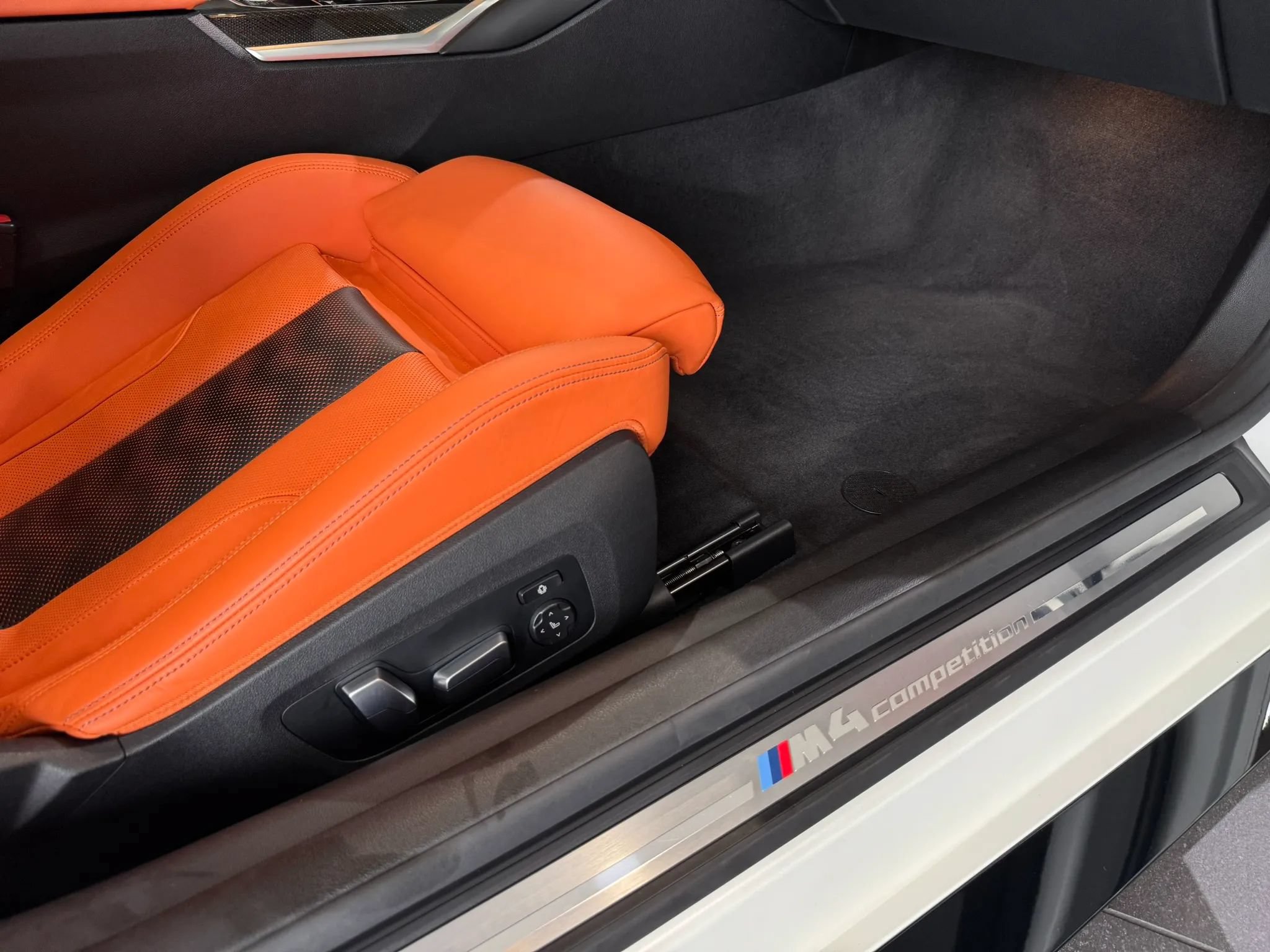 Used 2021 BMW M4 Competition w/ M Carbon Exterior Package RWD image 65