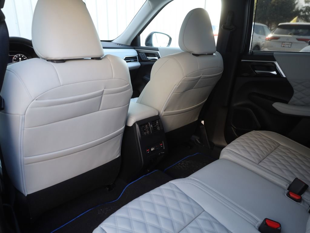 New 2025 Mitsubishi Outlander SEL image 31