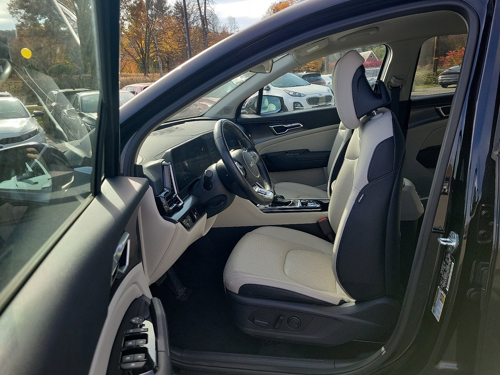 Used 2023 Kia Sportage EX AWD/4WD image 11
