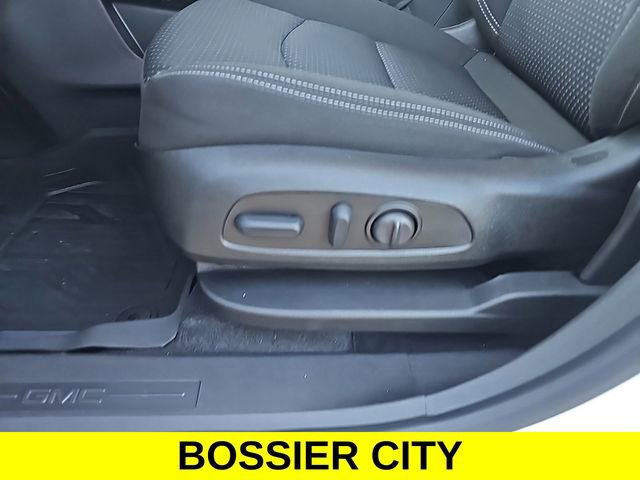 New 2024 GMC Terrain SLE w/ Driver Convenience Package FWD image 11