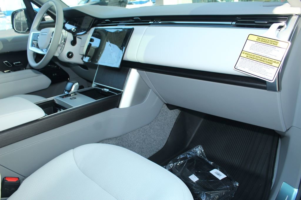 New 2026 Land Rover Range Rover SV image 24