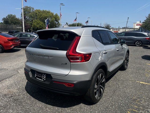 Certified 2023 Volvo XC40 B5 Plus w/ Protection Package Premier image 3