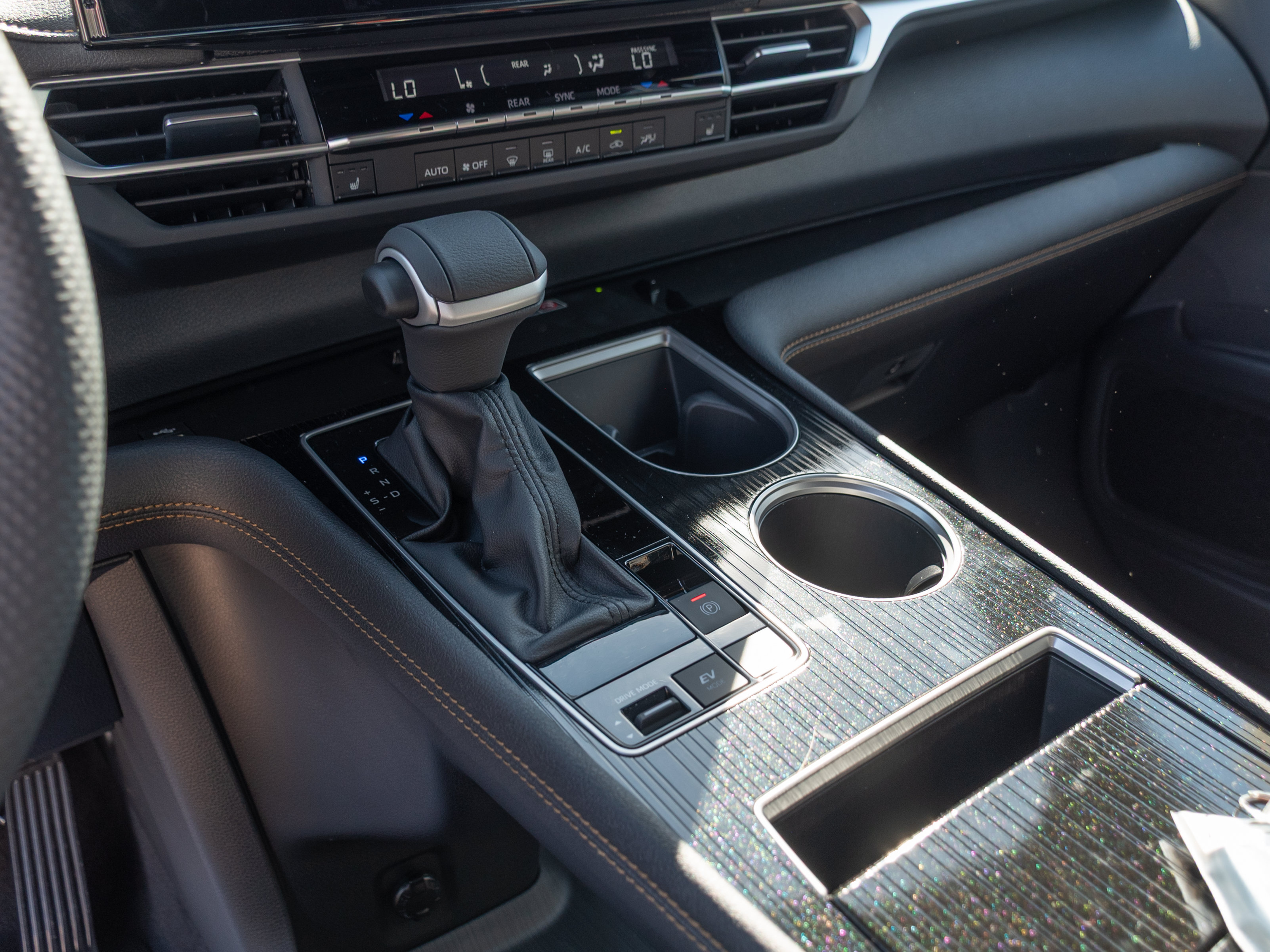 New 2026 Toyota Sienna XLE Woodland Edition AWD/4WD image 15