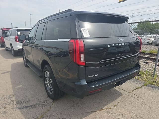 Used 2025 Ford Expedition Active RWD image 3