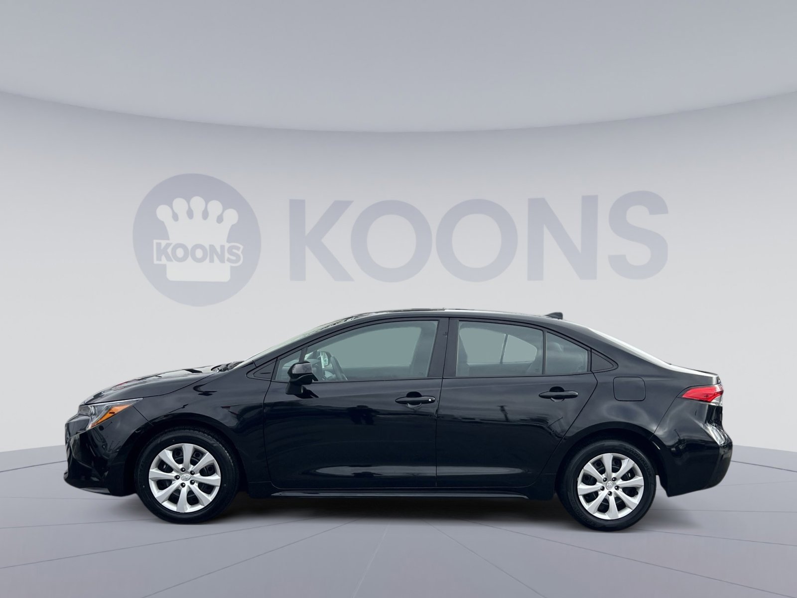 Used 2024 Toyota Corolla LE image 2