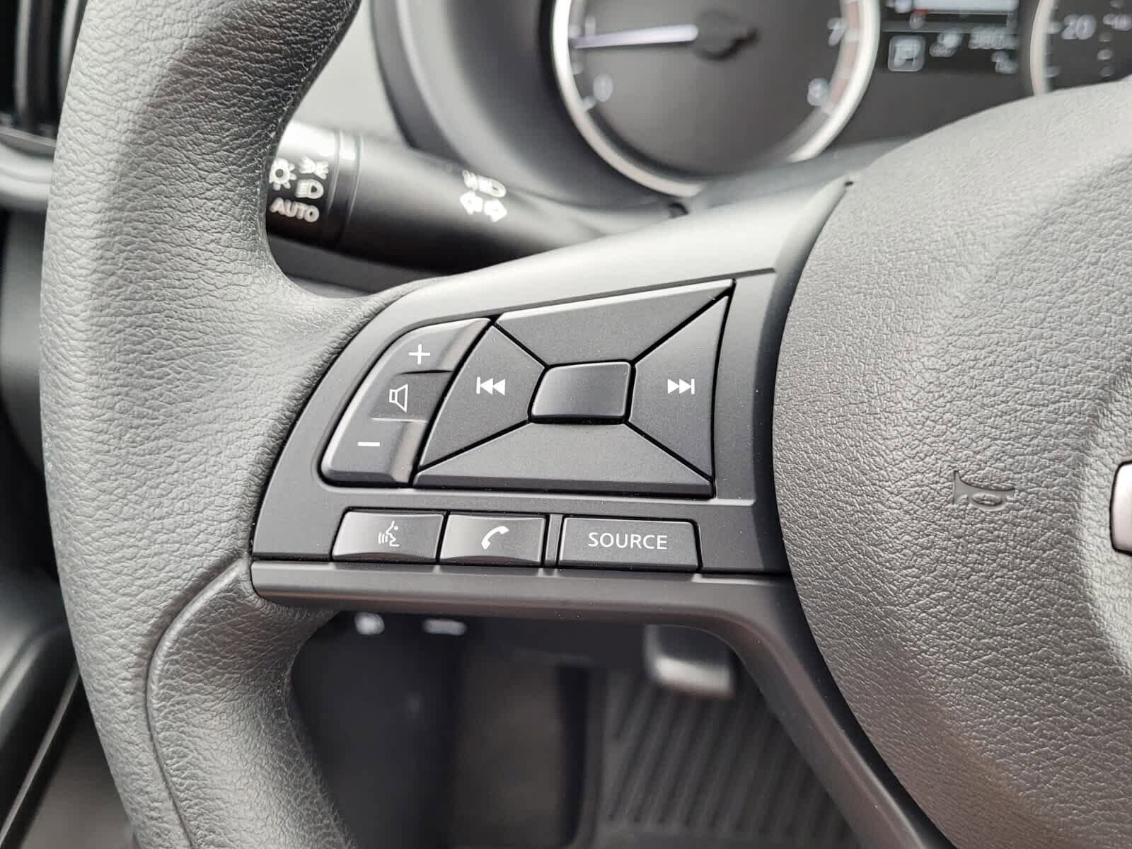 New 2025 Nissan Kicks Play S image 12