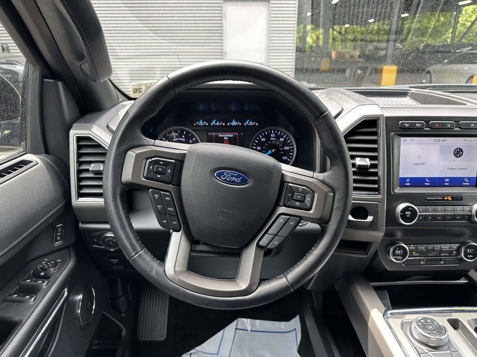 Used 2020 Ford Expedition XLT w/ Black Accent Package AWD/4WD image 12
