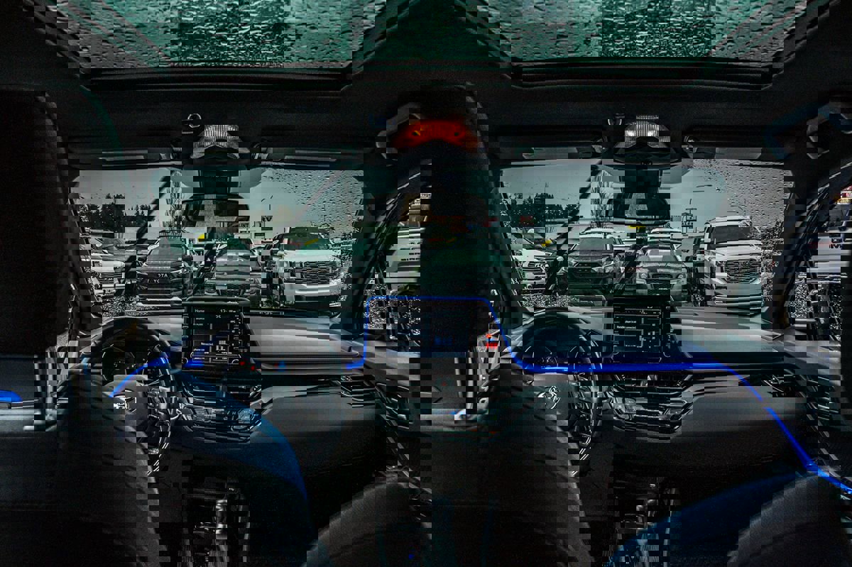 Used 2021 Toyota C-HR XLE image 33