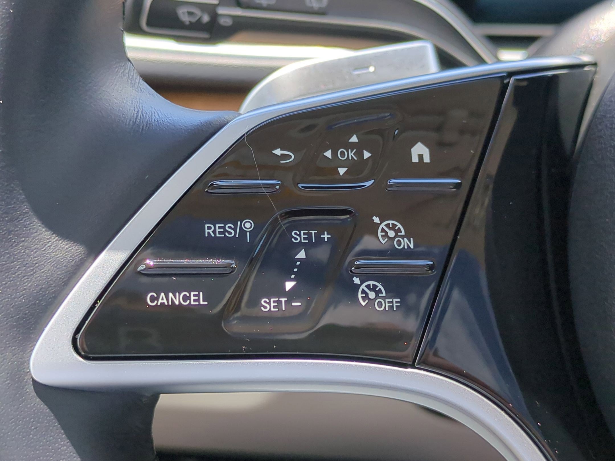 Certified 2025 Mercedes-Benz GLE 450e 4MATIC image 18