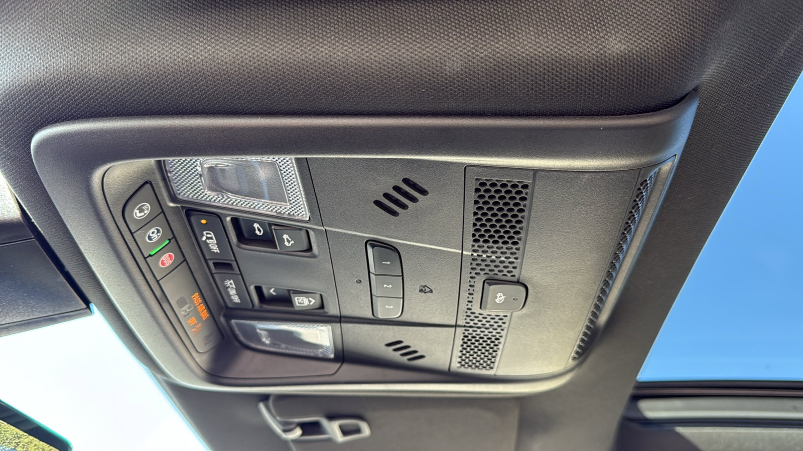 Used 2022 Cadillac XT6 Premium Luxury w/ Technology Package image 27